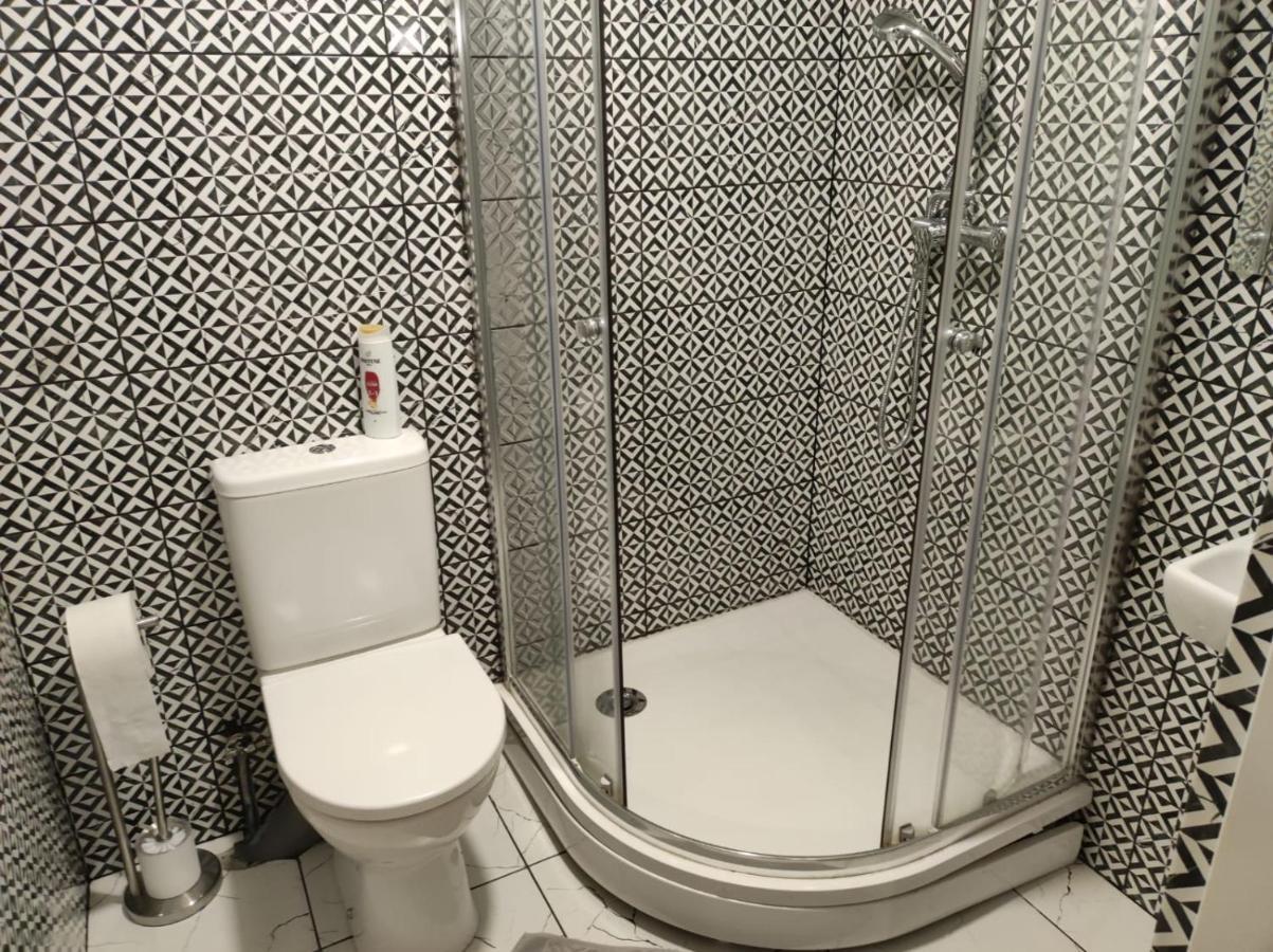 Rabbit Hotel Raiskums Екстер'єр фото