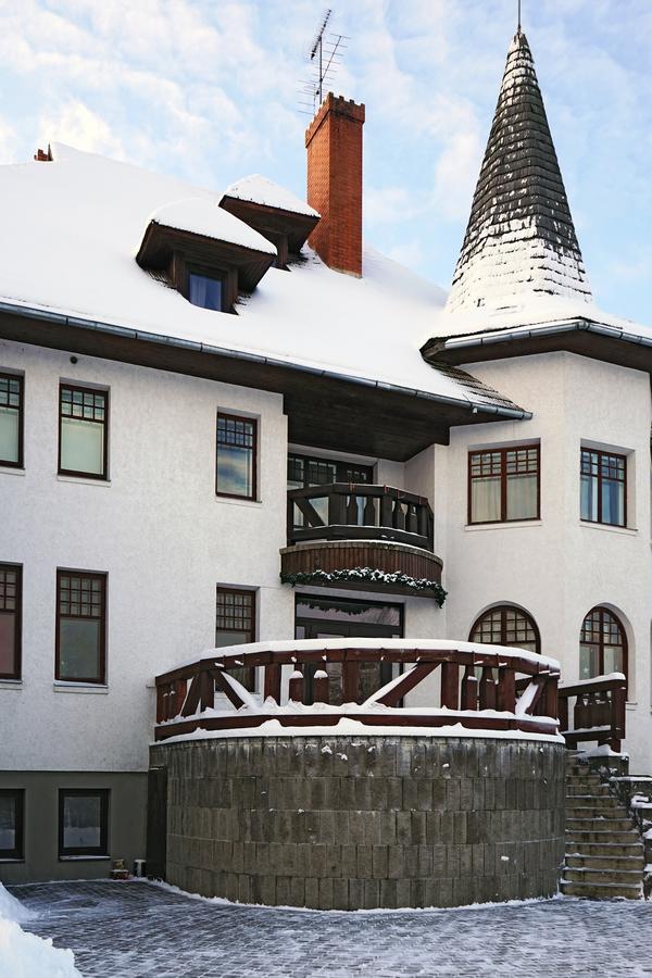 Rabbit Hotel Raiskums Екстер'єр фото